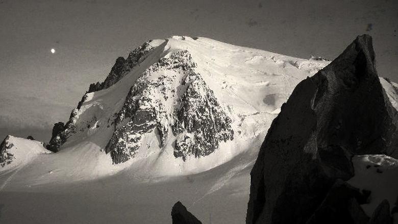 John Gunther's High Road image