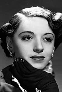 Elaine Barrie image