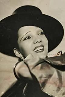 Lolita Benavente image