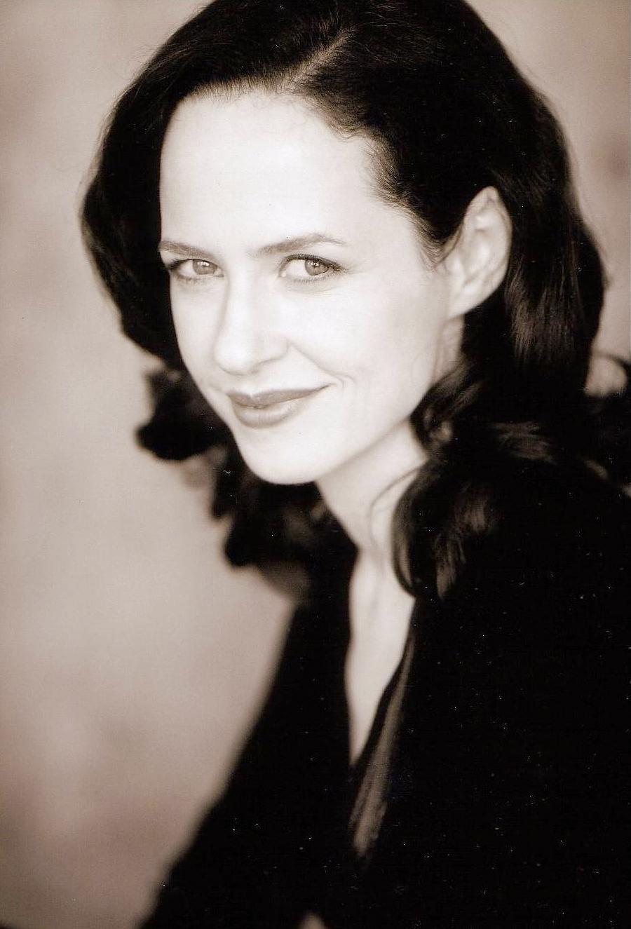 Anna Galvin image
