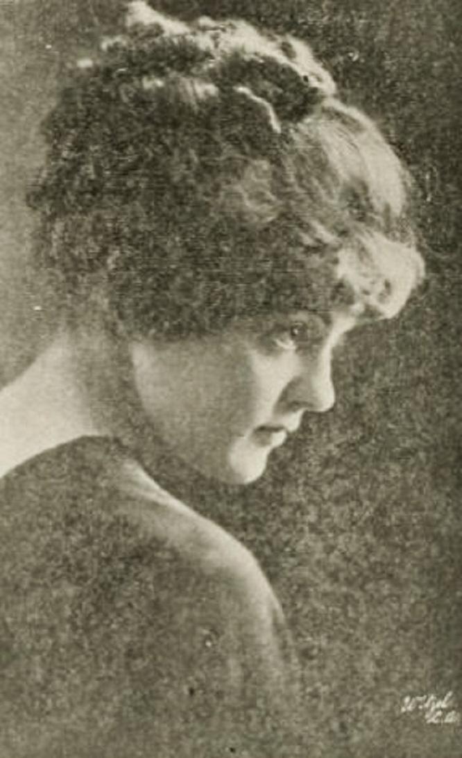 Helen Leslie image