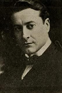Harry Mestayer image