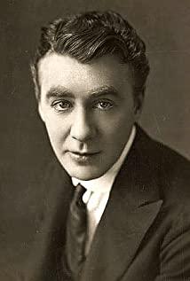 Tom Moore image