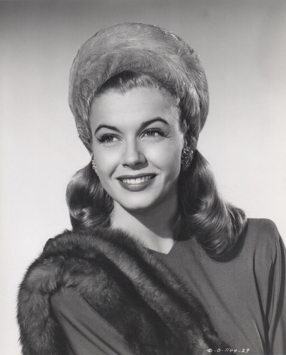 Nancy Saunders image
