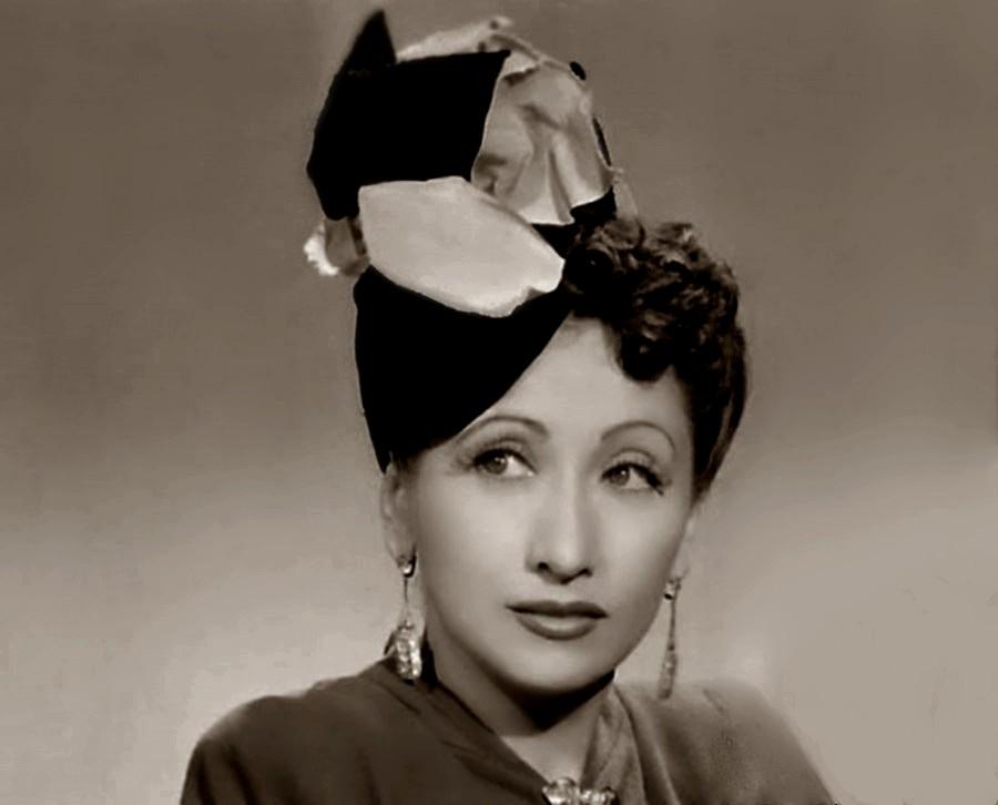 María Esther Podestá image