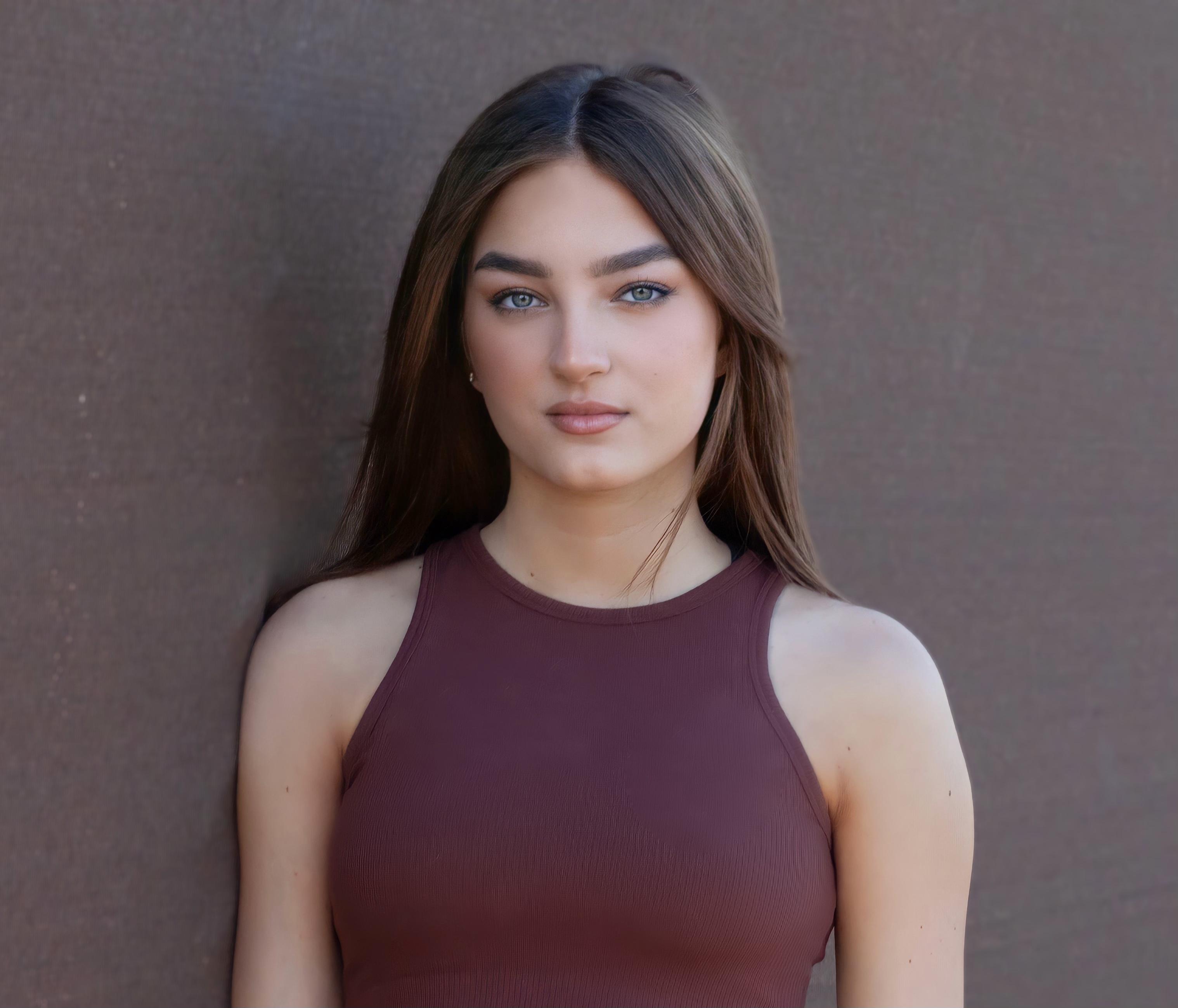 Savanah Moss image