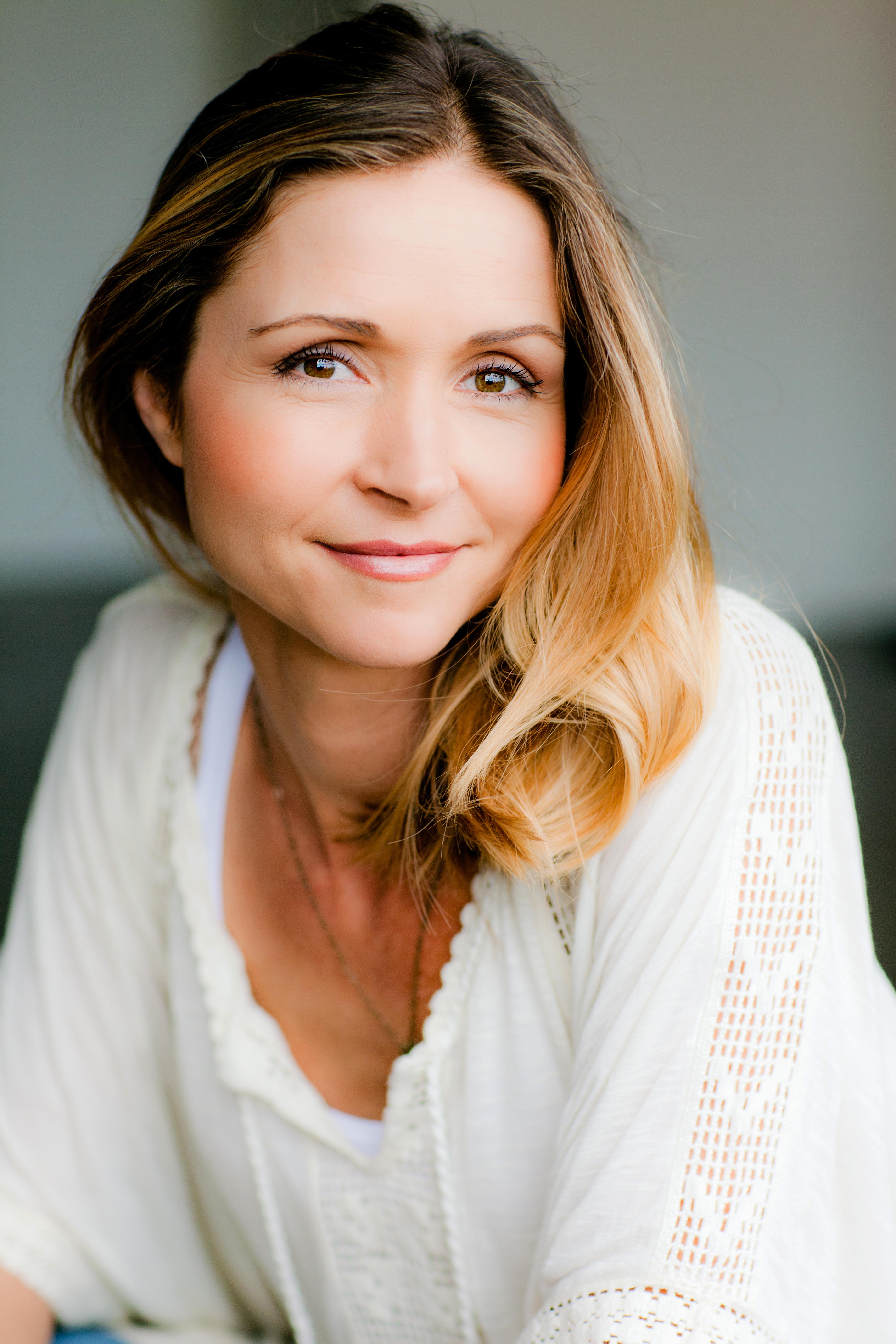 Melanie Lora image