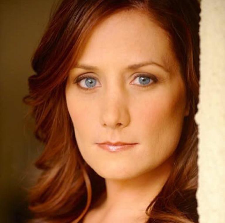 Amanda Cook image