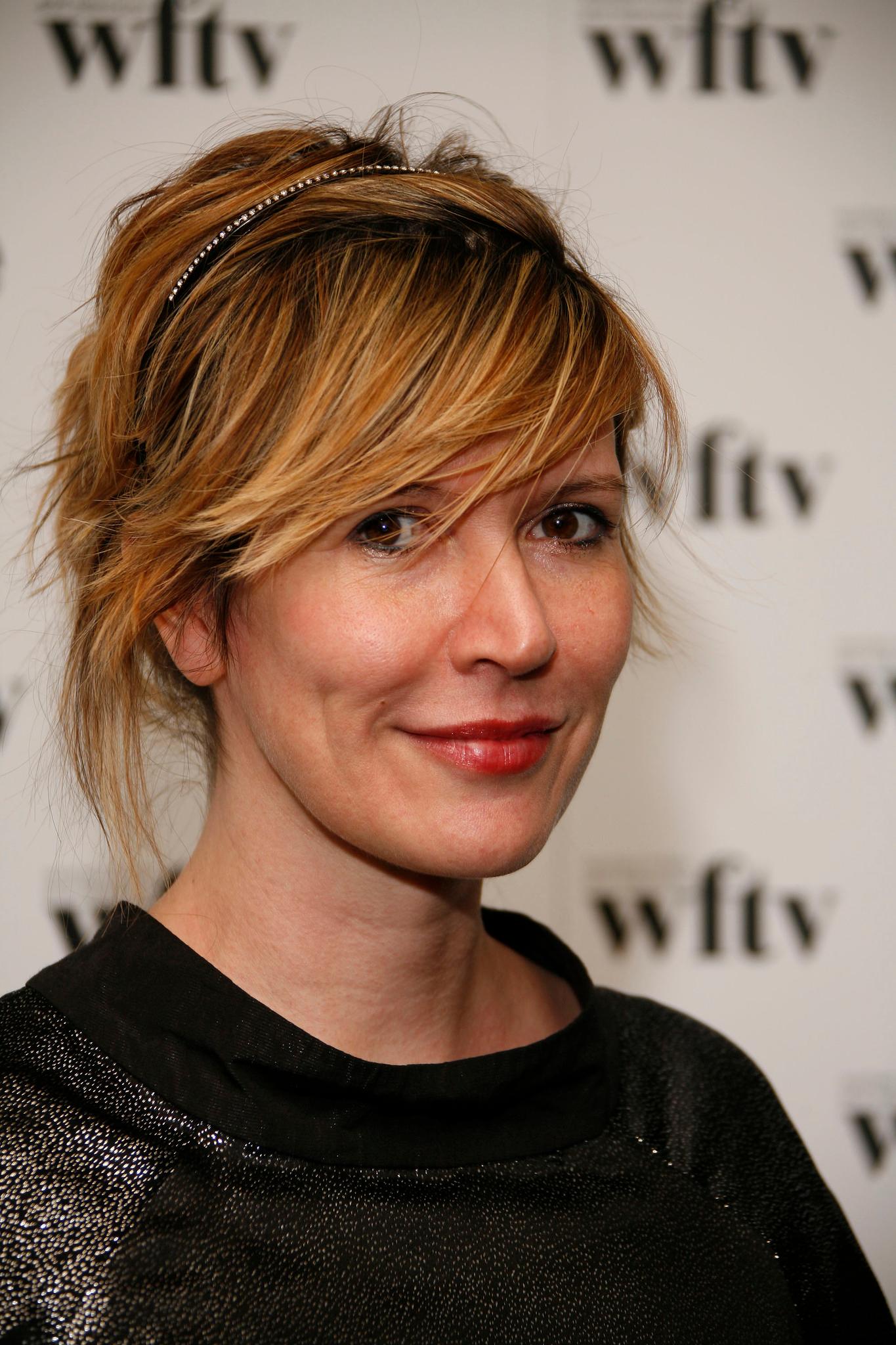 Julia Davis image