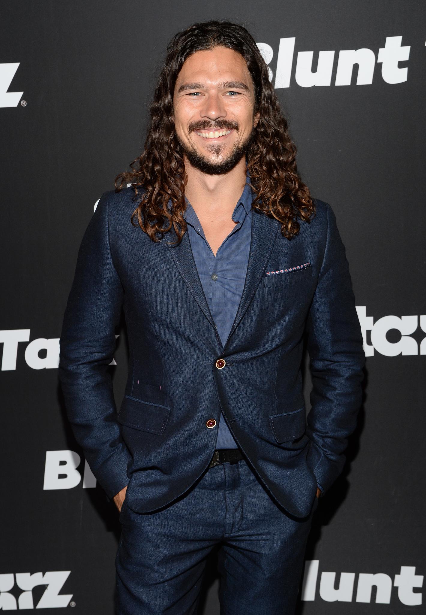 Luke Arnold image
