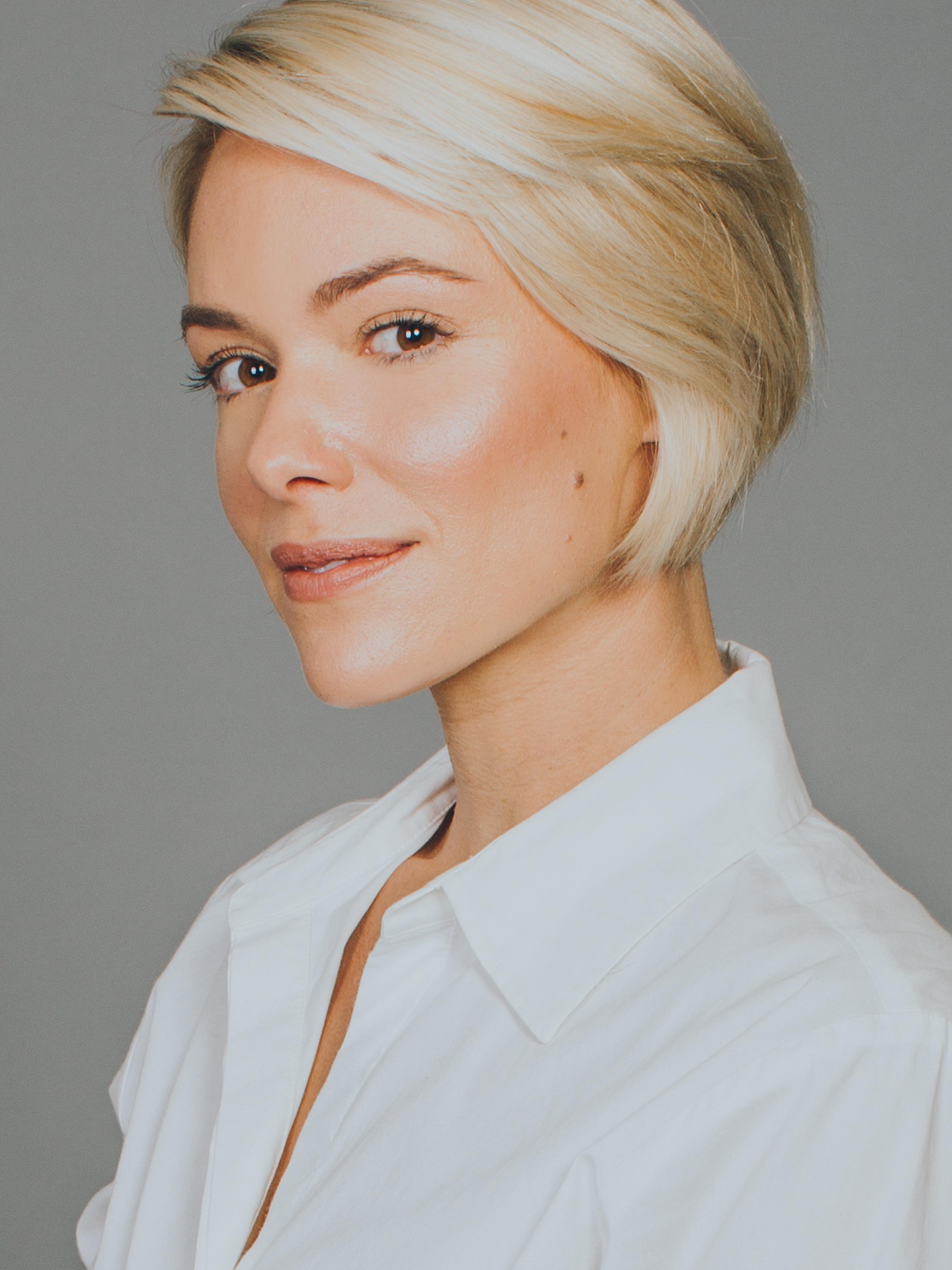 Nicole Herold image