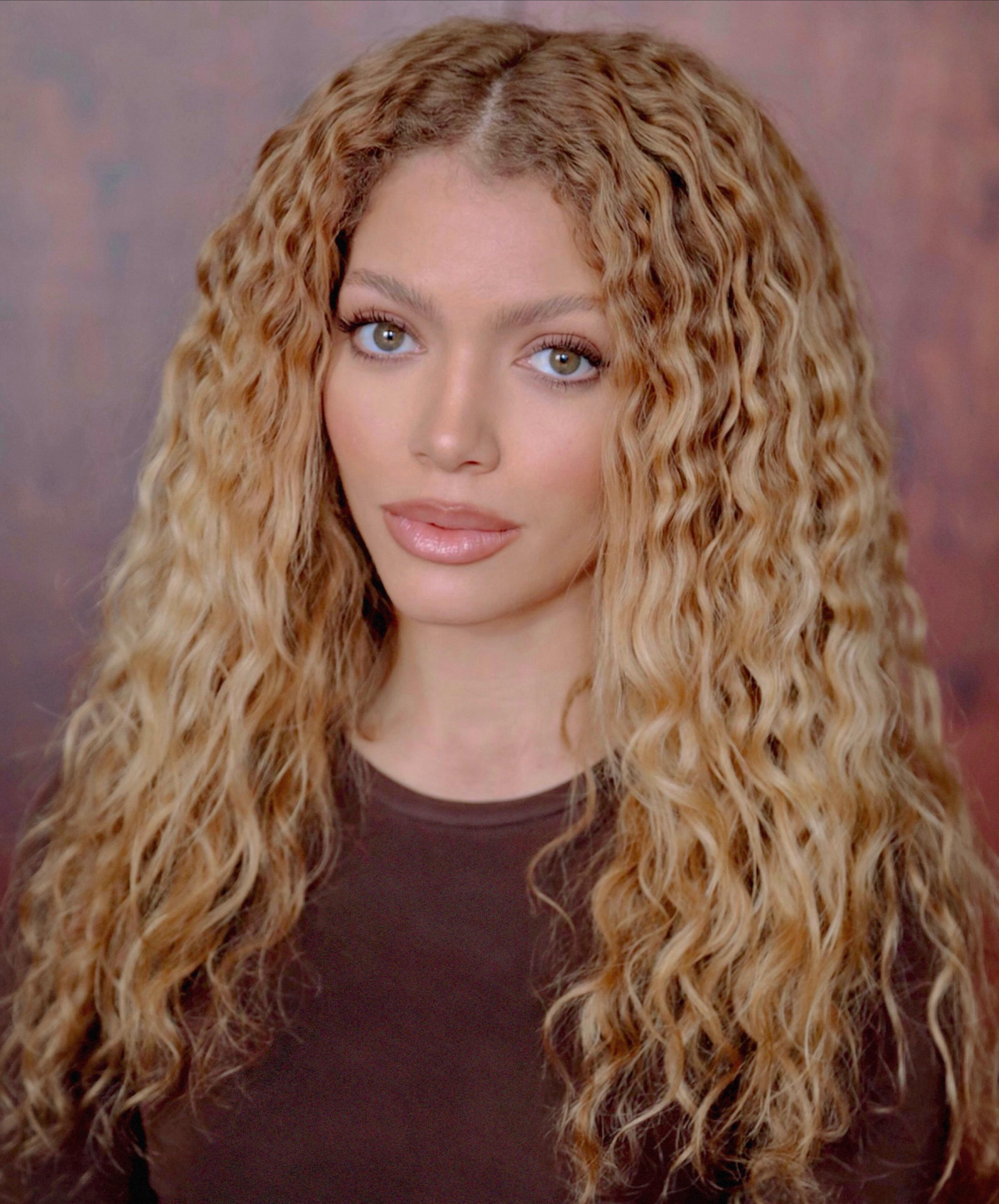 Victoria DeBlauss image