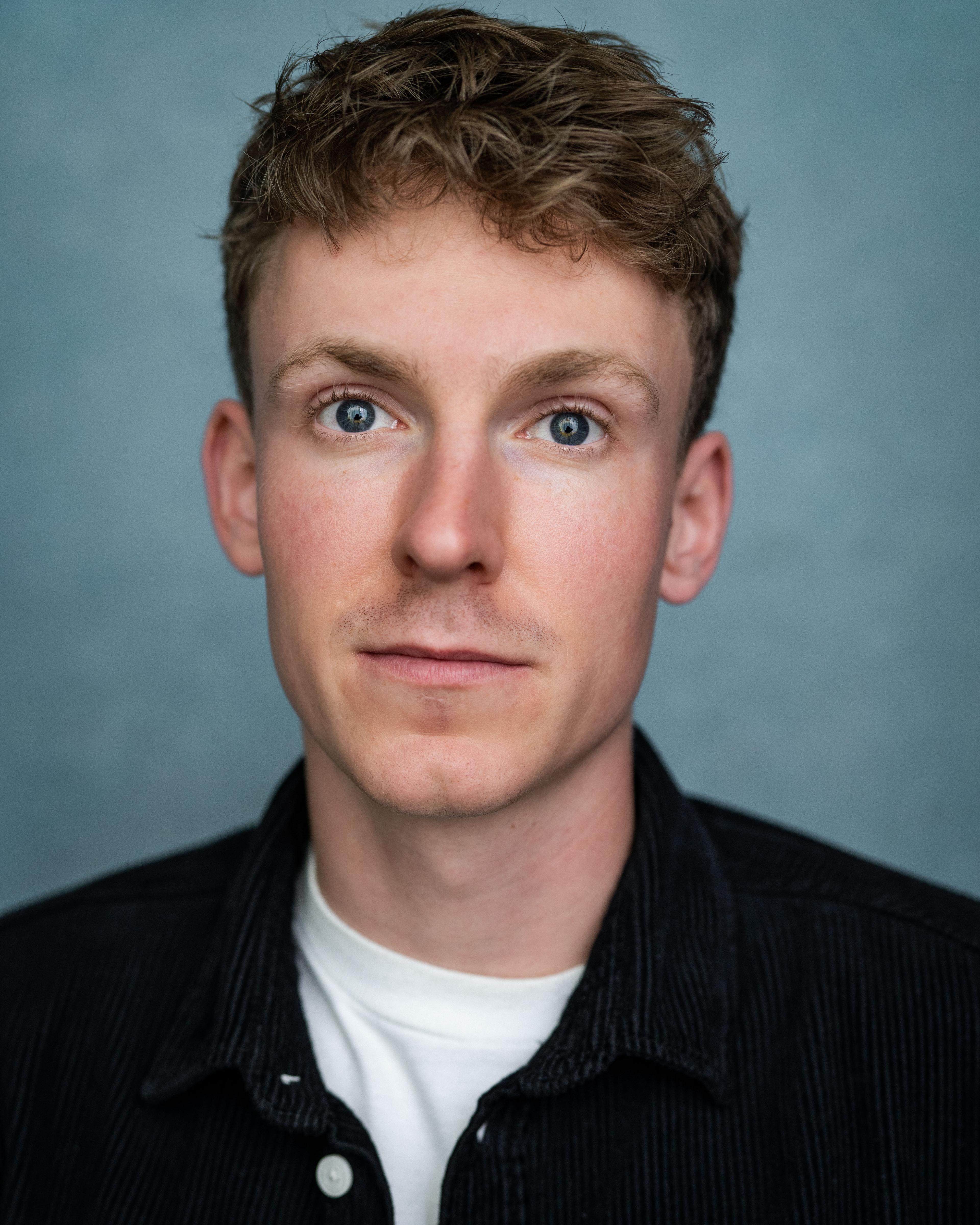 Tom Glenister image