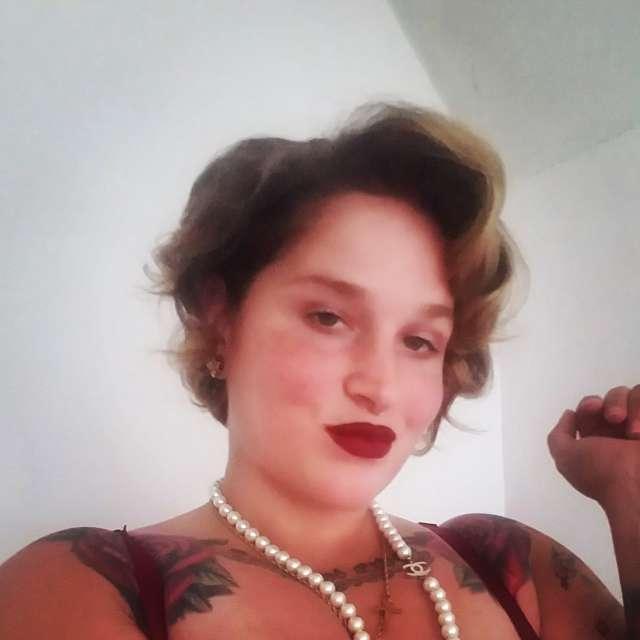 green profile photo