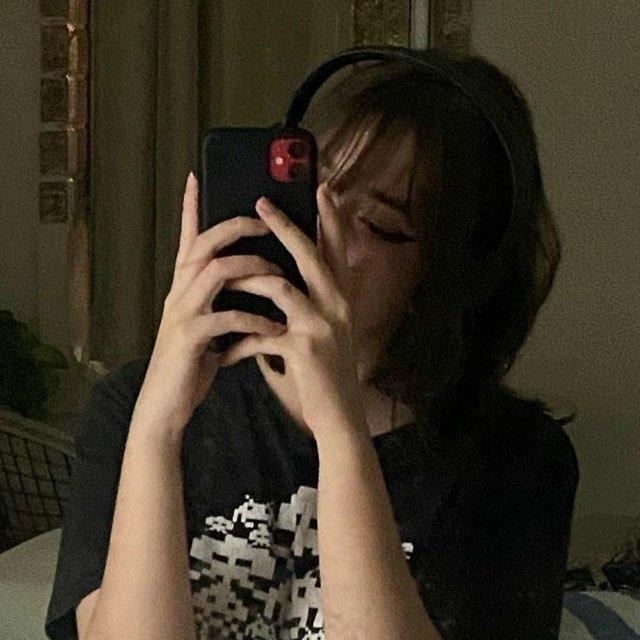 Elle profile photo