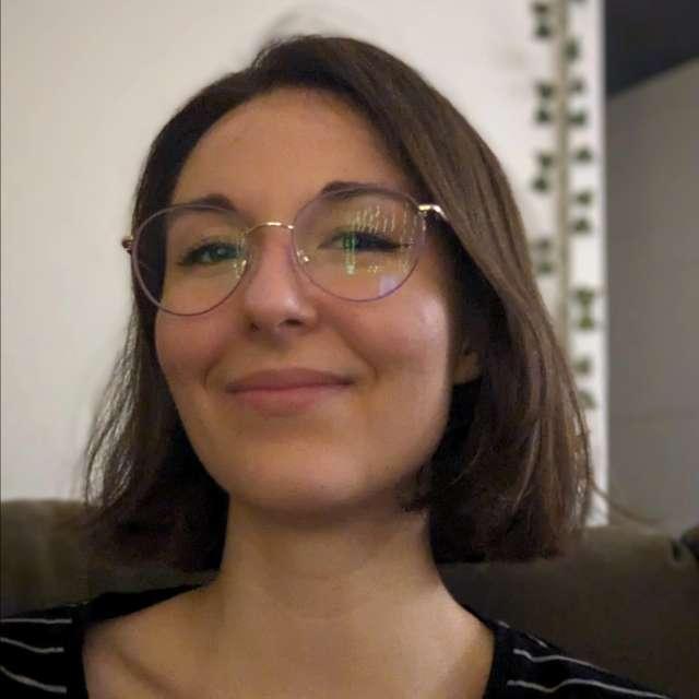 Evelyne profile photo