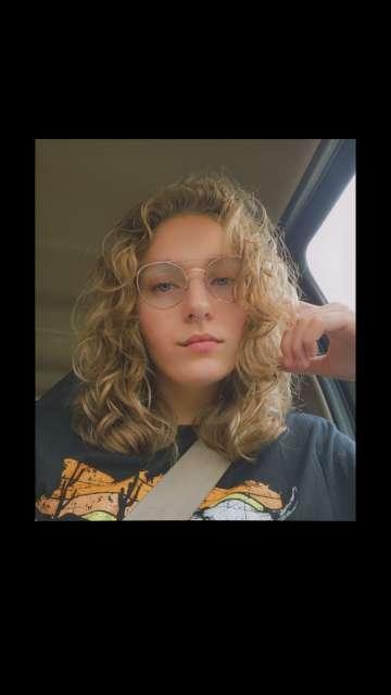 Cari profile photo