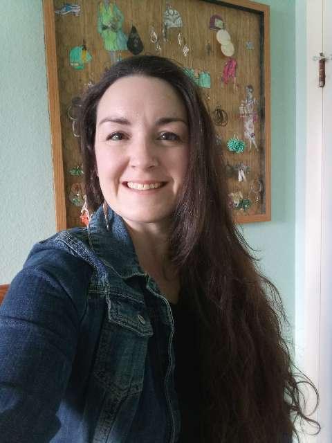 April profile photo